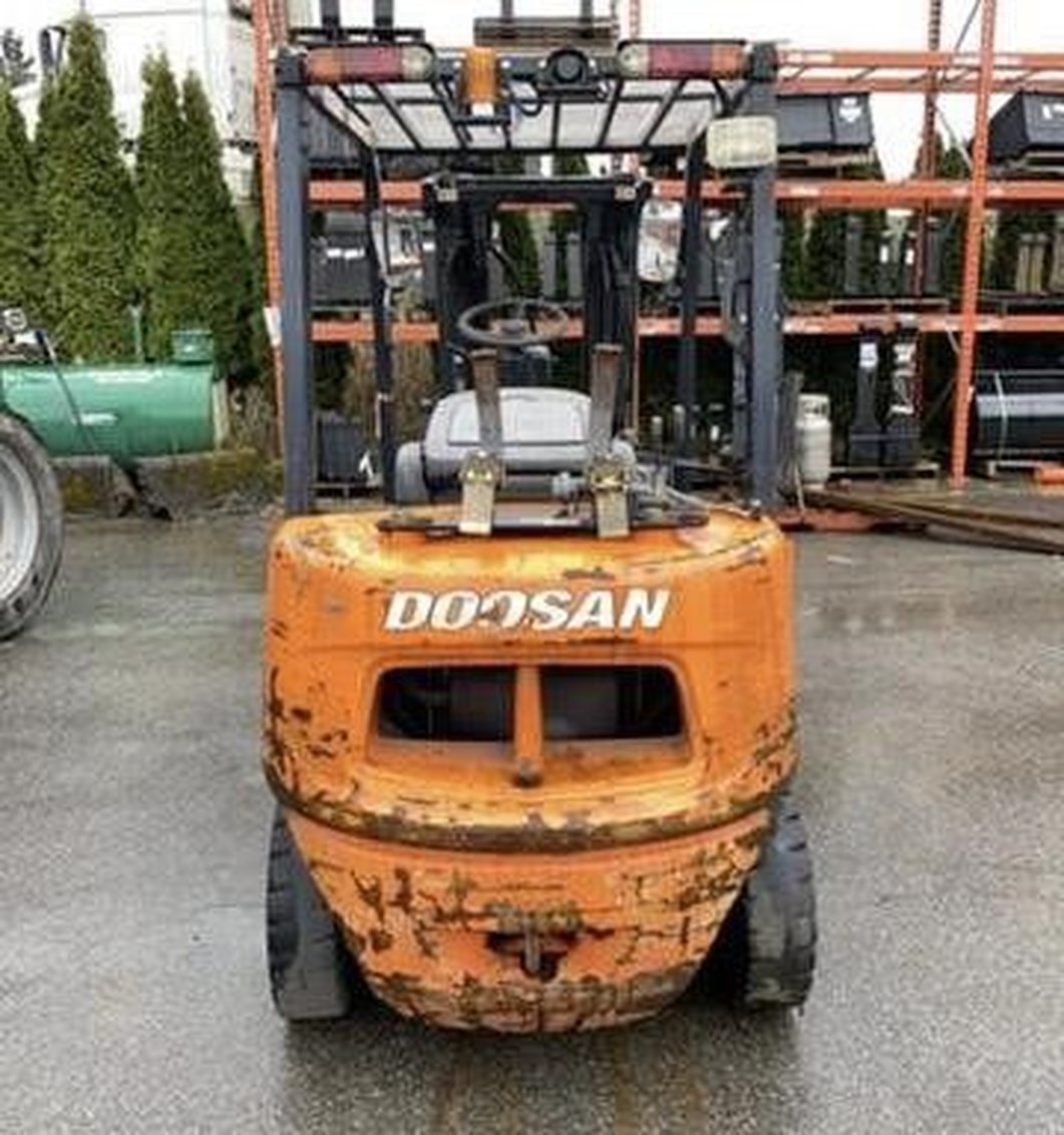 2011 Doosan G25N-7 IC Pneumatic Forklift 