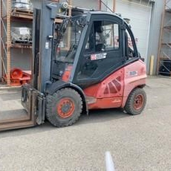 2010 Linde H45 IC Pneumatic Forklift 