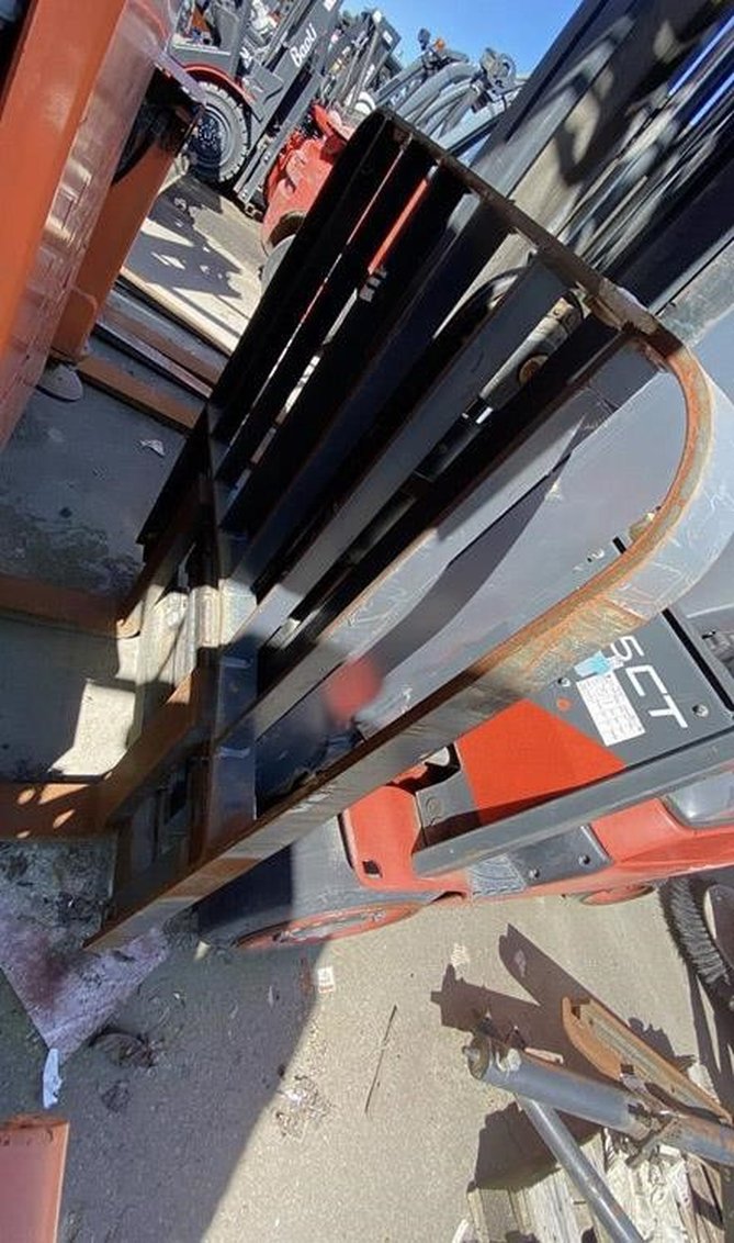 2017 Linde H25 IC Pneumatic Forklift 3-Stage 