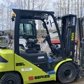 CLARK S25 IC Pneumatic Forklift 