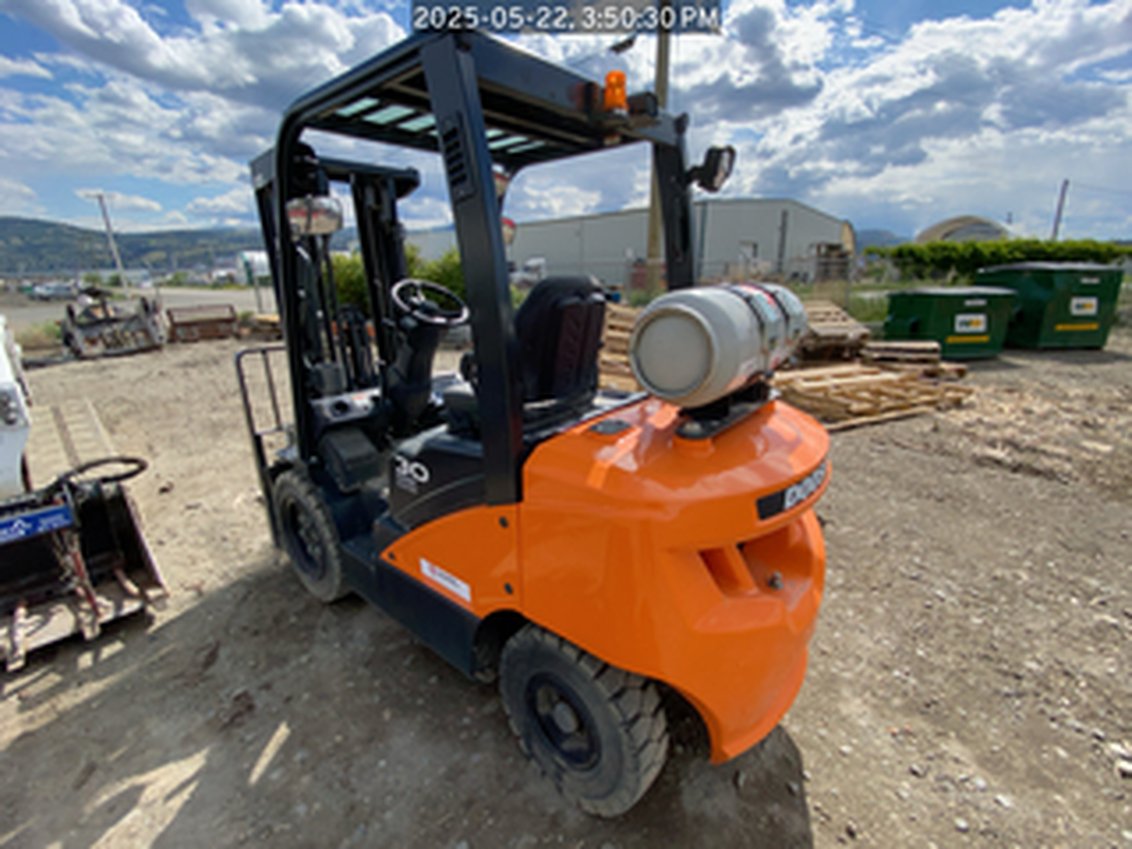 2022 Doosan G30E-5 IC Pneumatic Forklift 