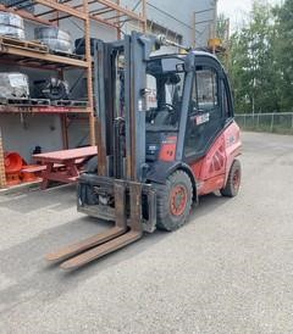 2010 Linde H45 IC Pneumatic Forklift 