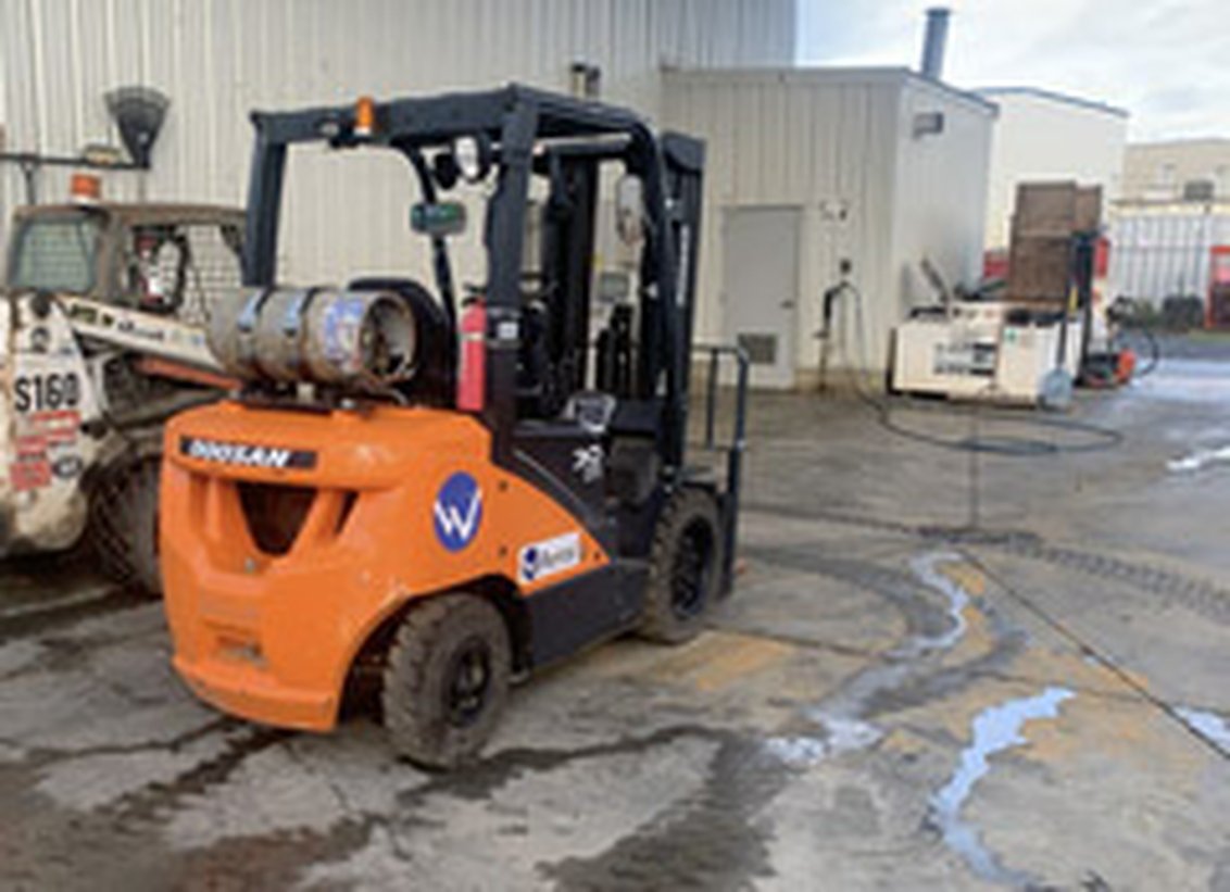 Doosan G30E-5 IC Pneumatic Forklift 