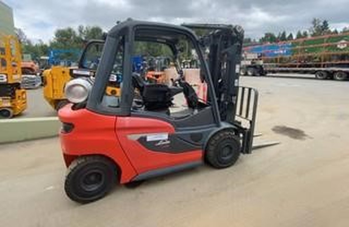 2022 Linde H25 IC Pneumatic Forklift 3-Stage 