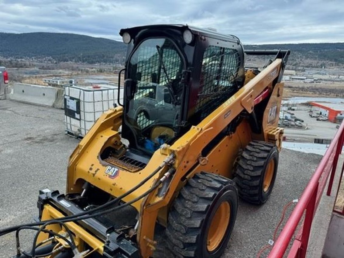 2019 Caterpillar 272D3 Skid-Steer Loader 