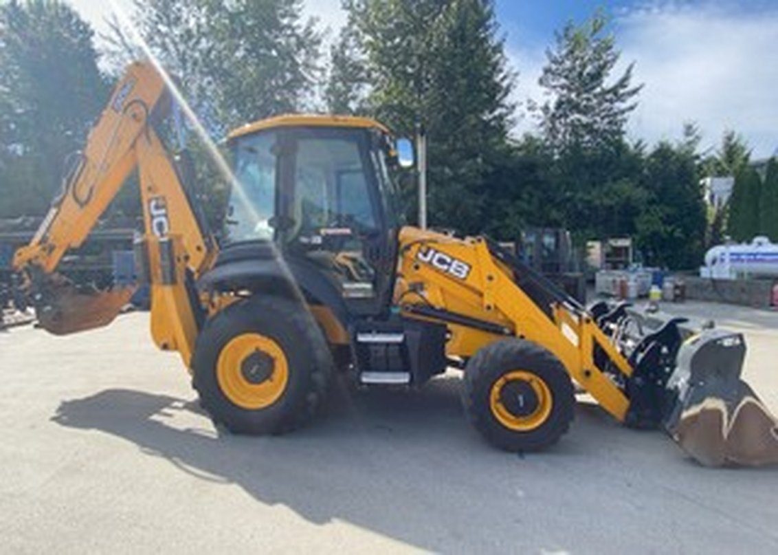 2023 JCB 3CX Backhoe Loader 