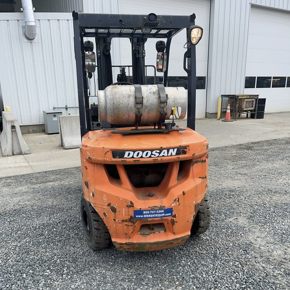 2017 Doosan G35-7 IC-Pneumatic Forklift 