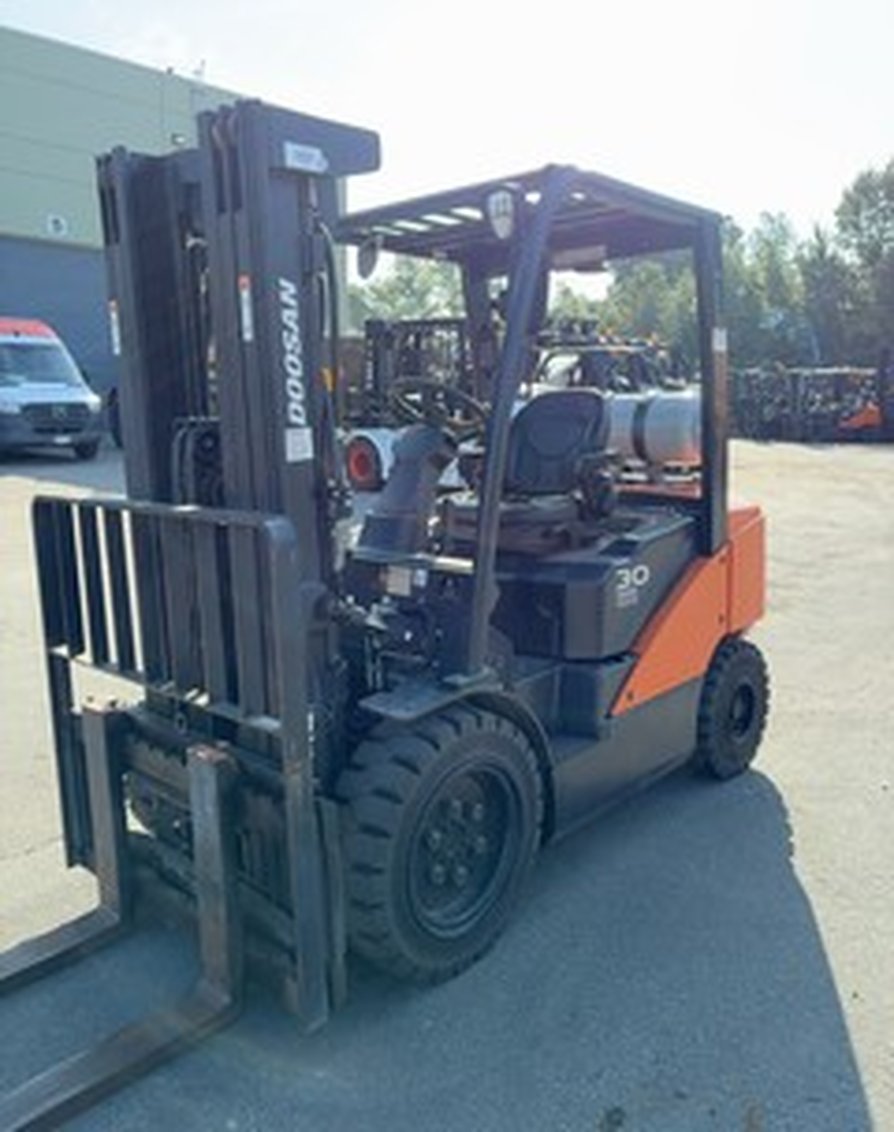 2022 Doosan G30E-5 IC Pneumatic Forklift 