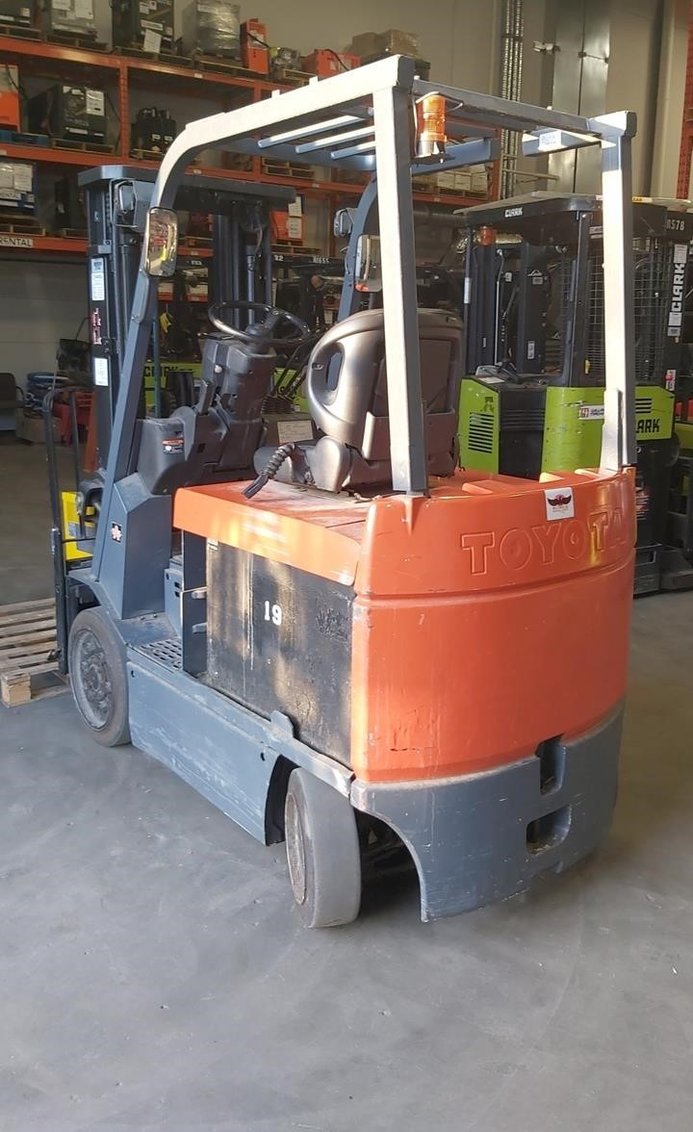 2009 Toyota 7FBCH FORKLIFT - TOYOTA 7FBCU25 - U25 