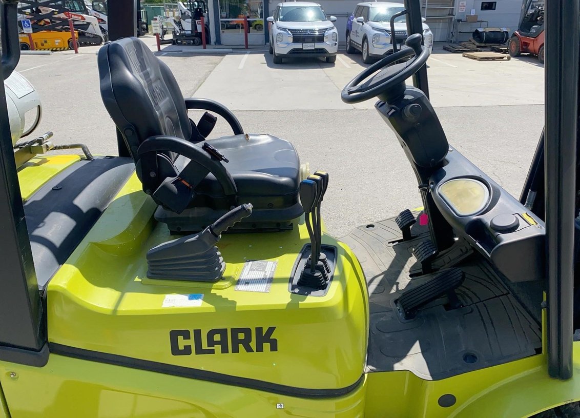 2019 Clark GTS25 IC Pneumatic Forklift 