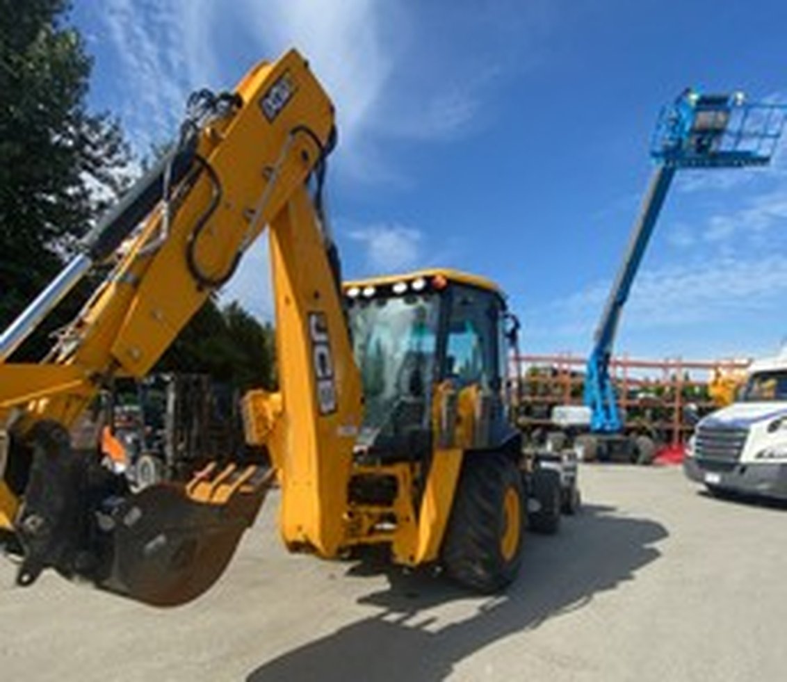 2023 JCB 3CX Backhoe Loader 