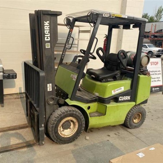 1996 CLARK CGP25 