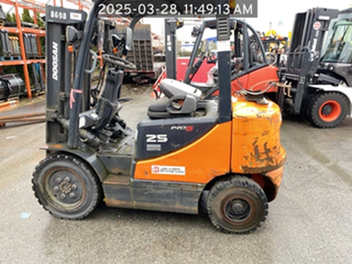 2007 Doosan G30E-5 IC Pneumatic Forklift 