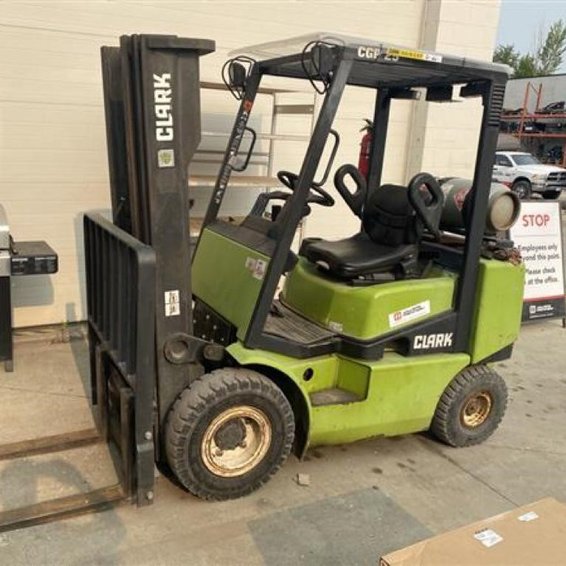 1996 CLARK CGP25 
