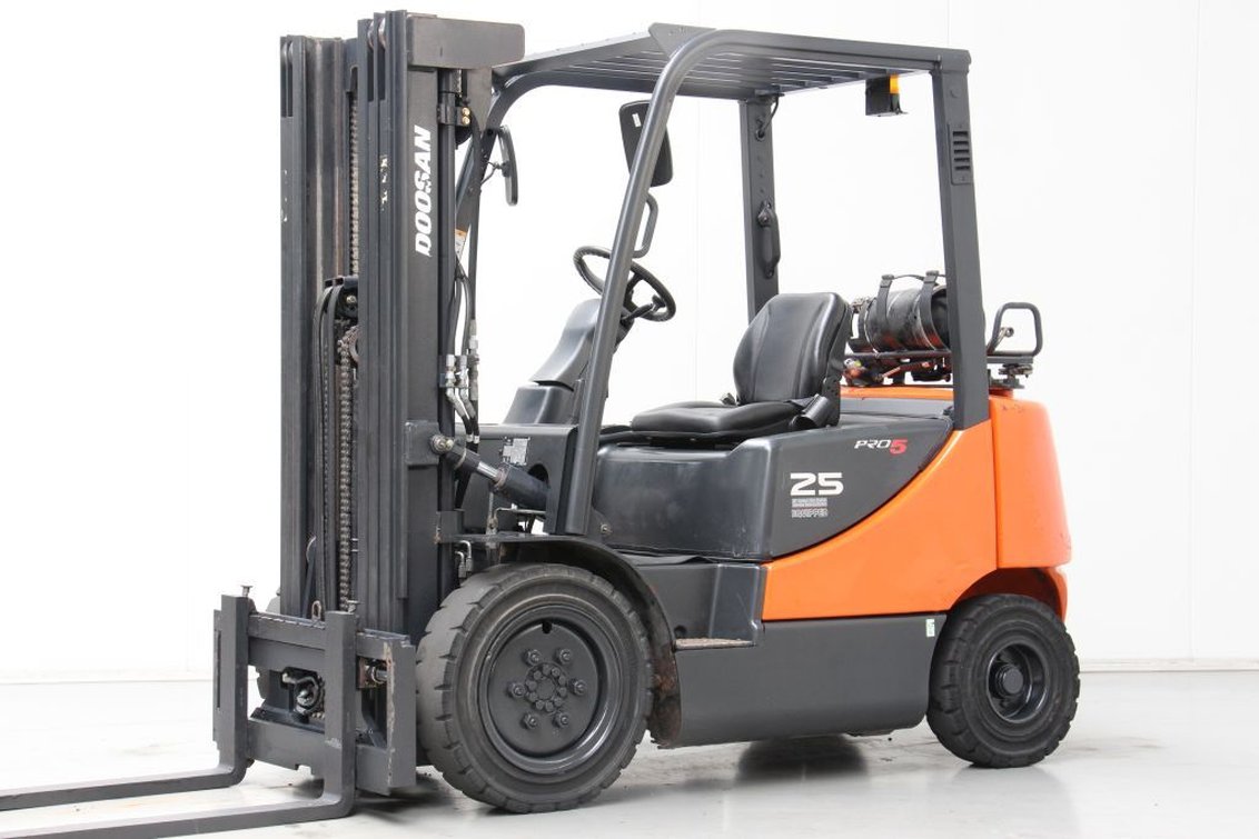 Doosan G25E5 IC Pneumatic Forklift Westerra Equipment