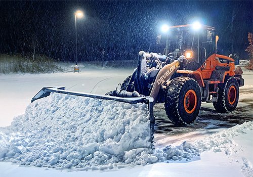 DEVELON DL220 Snow Removal