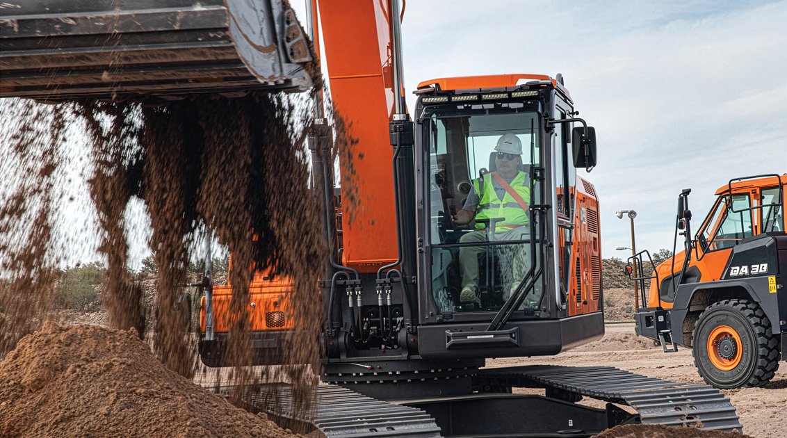 DEVELON Excavator + DA30 Articulated Truck