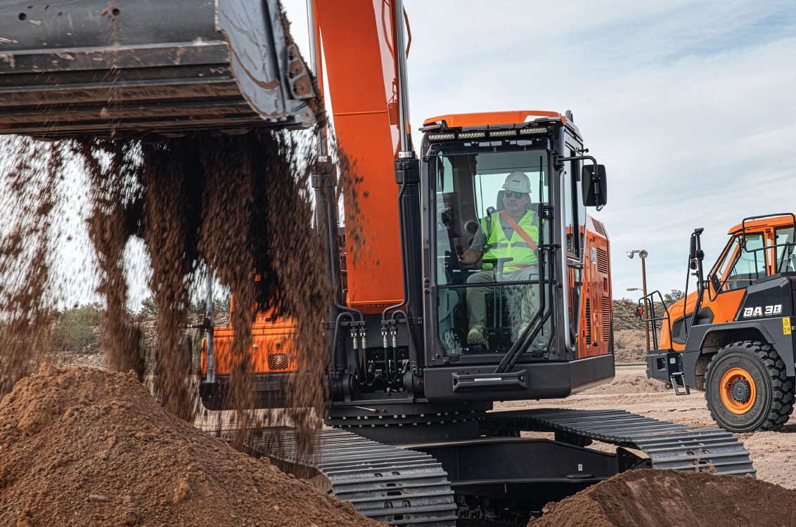 DEVELON Excavator + DA30 Articulated Truck