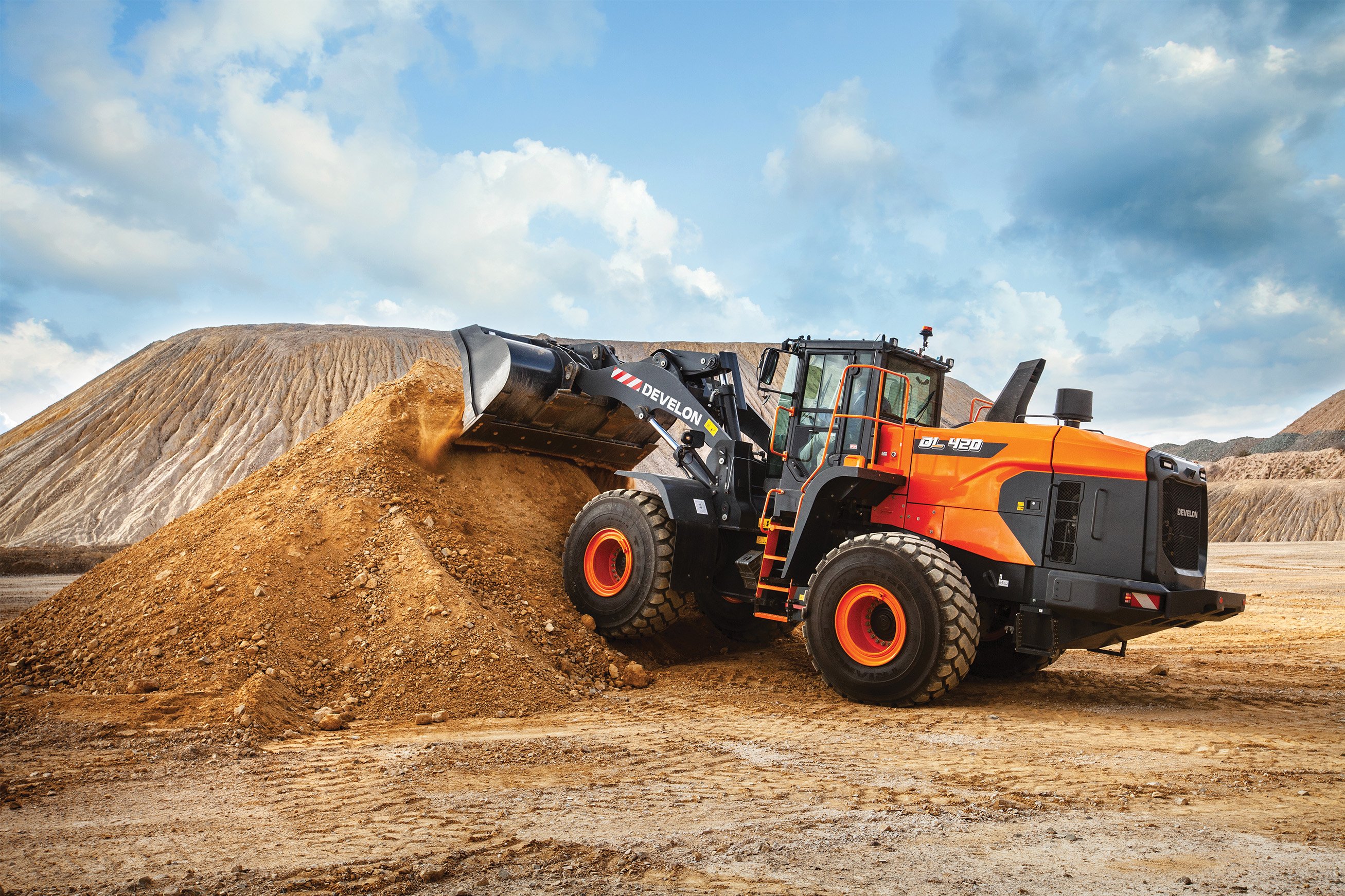 DEVELON Wheel Loader DL420-7_Action