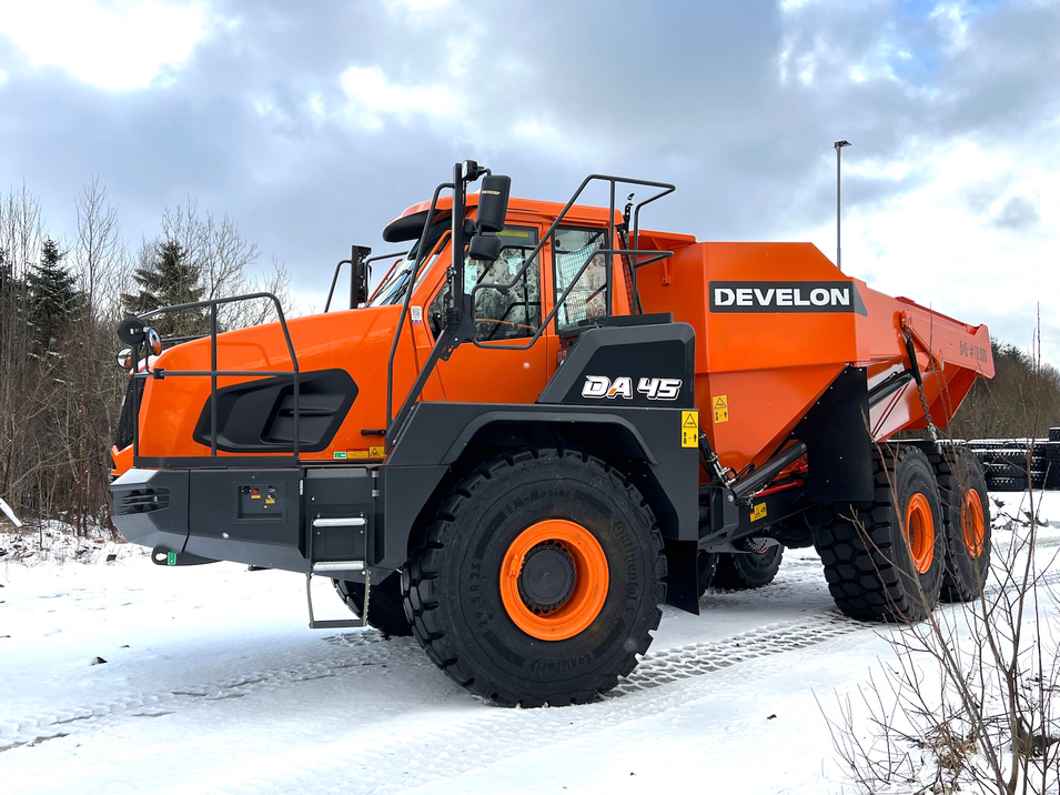 8 Necessary Checks to Keep Your Heavy Equipment Up and Running This Winter