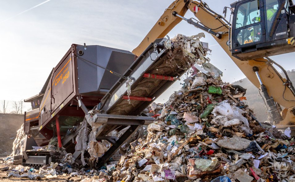 Doppstadt CoreShred 250 slow-speed shredder