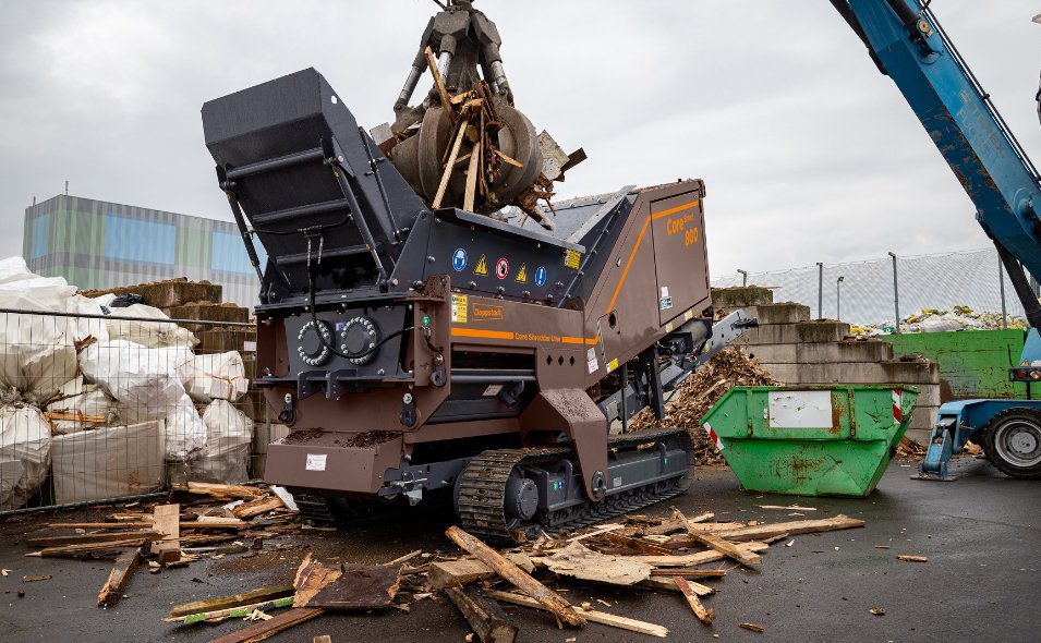 Doppstadt CoreShred 800 slow-speed shredder