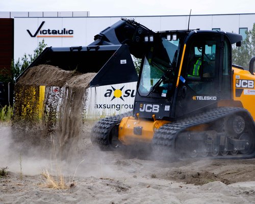 Williams JCB Teleskid at work