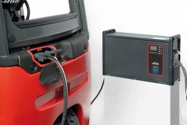 Benefits of Using A Lithium-Ion Battery Over Lead-Acid Benefits of Using A Lithium-Ion Battery Over Lead-Acid