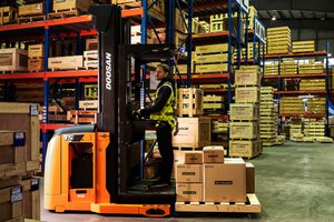 Difference Between an Order Picker and a Reach Truck