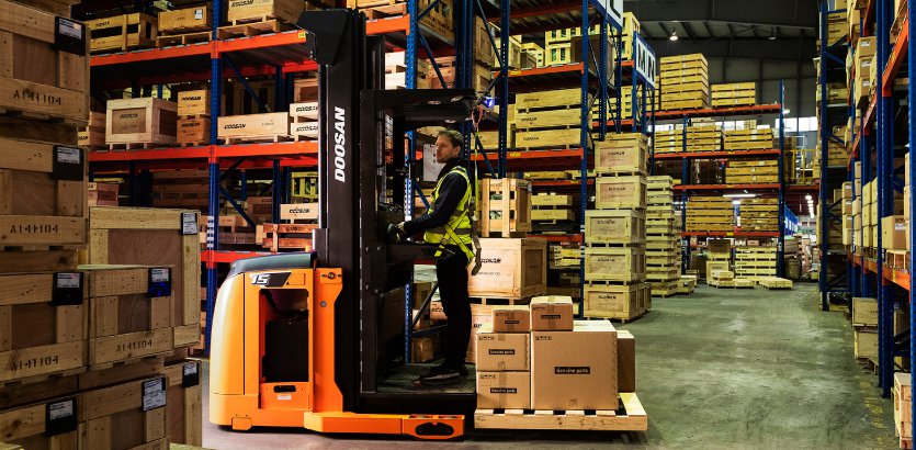 What is the Difference Between an Order Picker and a Reach Truck?