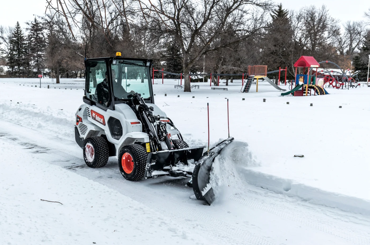 L28 Bobcat Snow