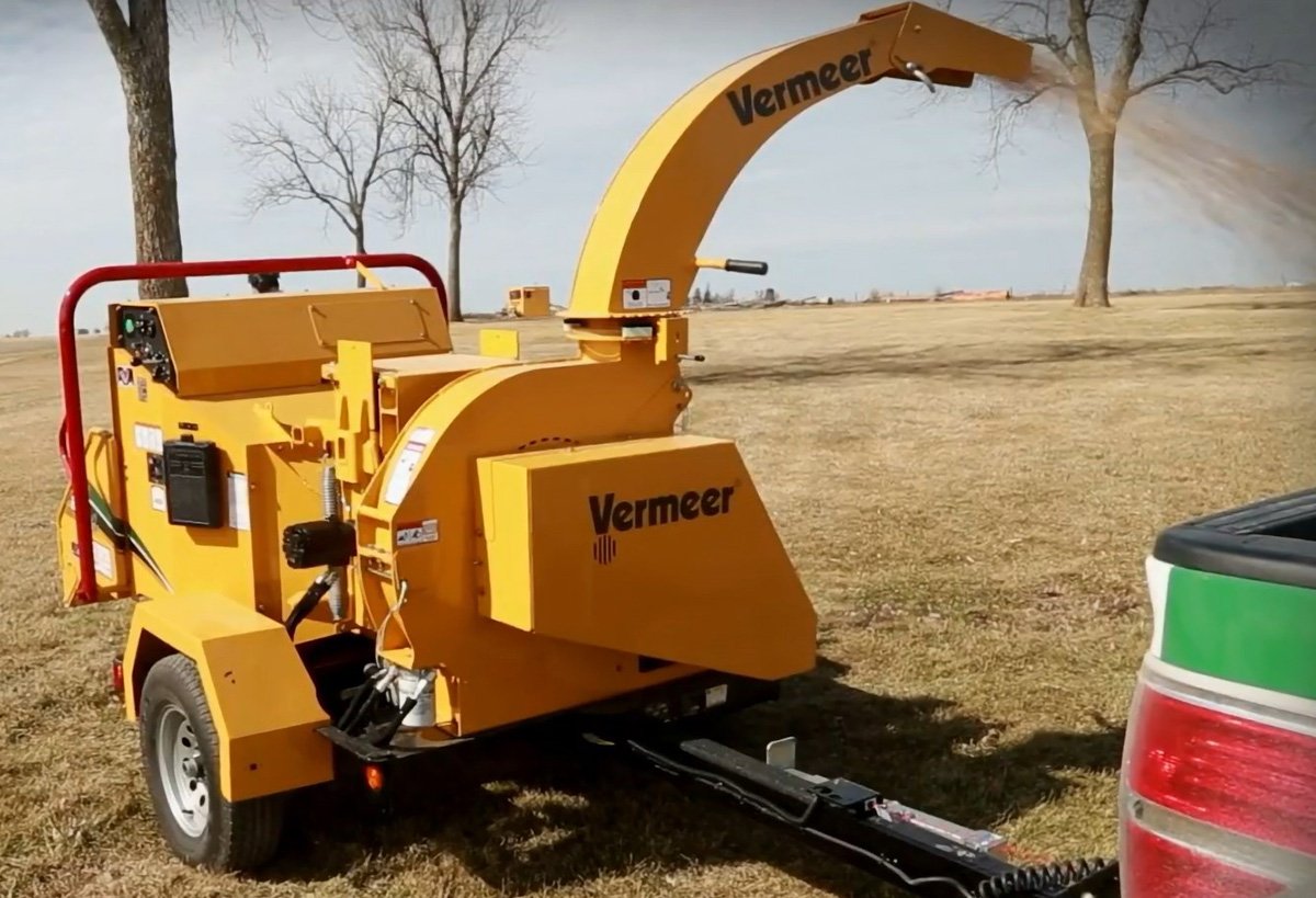 Vermeer BC900XL clearing land