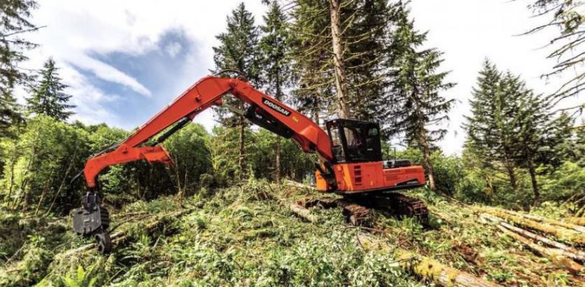 Develon’s Largest Log Loader Takes on Forestry’s Biggest Challenges