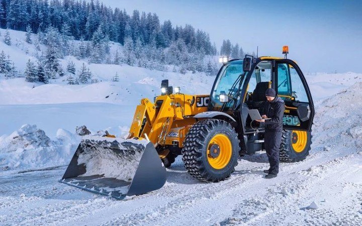 Need snow clearing solutions? We've got what you need. Equipment & attachments available. 🌨 

#JCBsnow #williamsjcb #jcbequipment