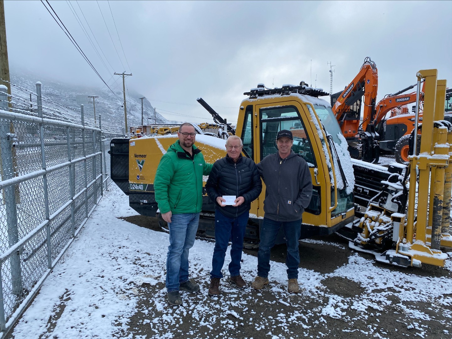Congratulations to Netstar Construction, the winner of our last quarter's customer experience survey! 🎉
Winning the draw, they've saved $1,000 through GRIT Rewards points for future equipment maintenance and parts. Don't miss your opportunity to participate in our customer survey when you purchase equipment, parts or maintenance services from us – it could be your turn to win next time!

#CustomerAppreciation #CustomerLoyalty #CustomerSpotlight #SurveyWinner #GRITRewards #CustomerRelations #VermeerBC