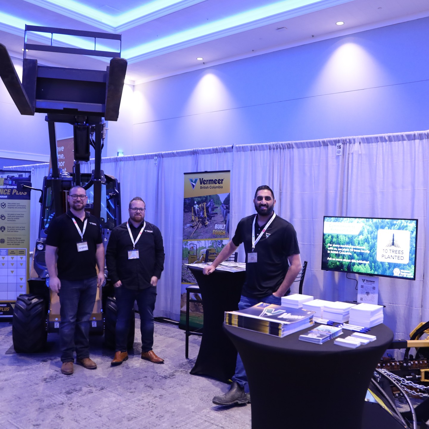 We're glad to have had the opportunity to speak to many of the over 500 attendees of WCTA 2024 in Victoria BC!

We had a fantastic ATX720 on display with a range of attachments to show just how versatile Vermeer's lineup is for landscaping and turf work. Contact us to find out how we can help with your needs.

#WCTA #Turfgrass #WesternCanada #BritishColumbia #Tradeshow #Victoria #VermeerCanada #Vermeer #vermeerequipment #EquipmentRentals