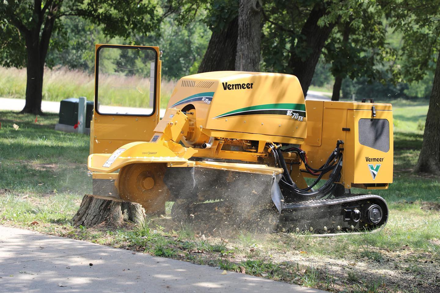 Did you know Vermeer currently offers stump grinders from 25hp to 74hp? Gas or diesel. Tracks or tires. We have a large selection of IN STOCK stump grinders now available! Contact us for more info @westerraequipment #vermeerbc #vermeer #westerraequipment #stumpgrinder #stumpcutter #arborist #landscaping #construction #landclearing