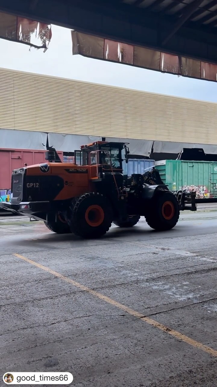 Ever seen a #Develon wheel loader like this? 👀 

The rail knuckle attachment from @amiattachmentsinc turns this wheel loader into a capable rail car tow that can transport up to 20 rail cars around the yard! 

Want to find out more? Contact us to talk to a salesperson about your needs via our website or DM us

#DEVELON #Railway #Railcar #Railroads #railyard #yardwork #yardmachine #Wheelloader #wheelloaders #HeavyEquipment #YardEquipment #Doosan